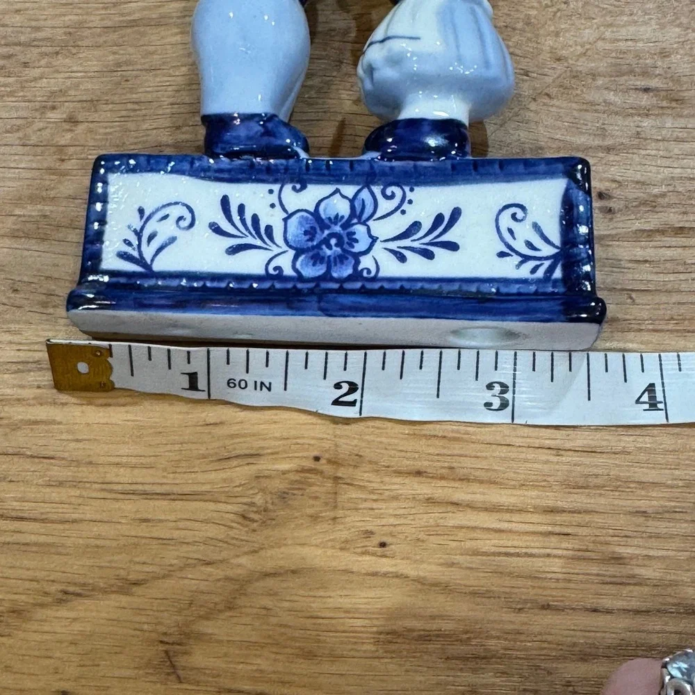 Delft Blue Kissing Dutch Boy and Girl Ceramic Ornament Blue White Porcelain